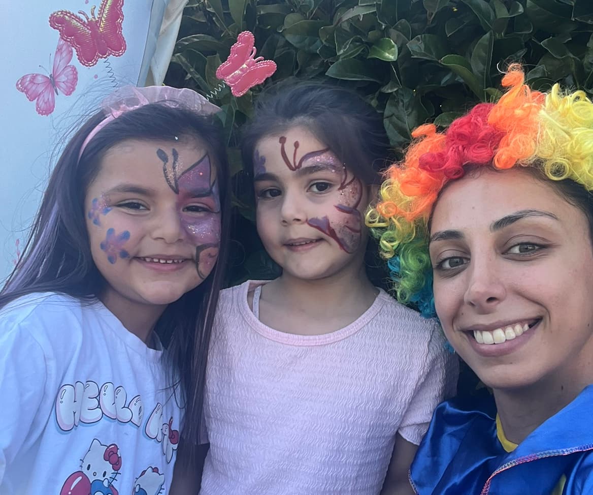 Sim glitter yüz boyama festivali palyaço